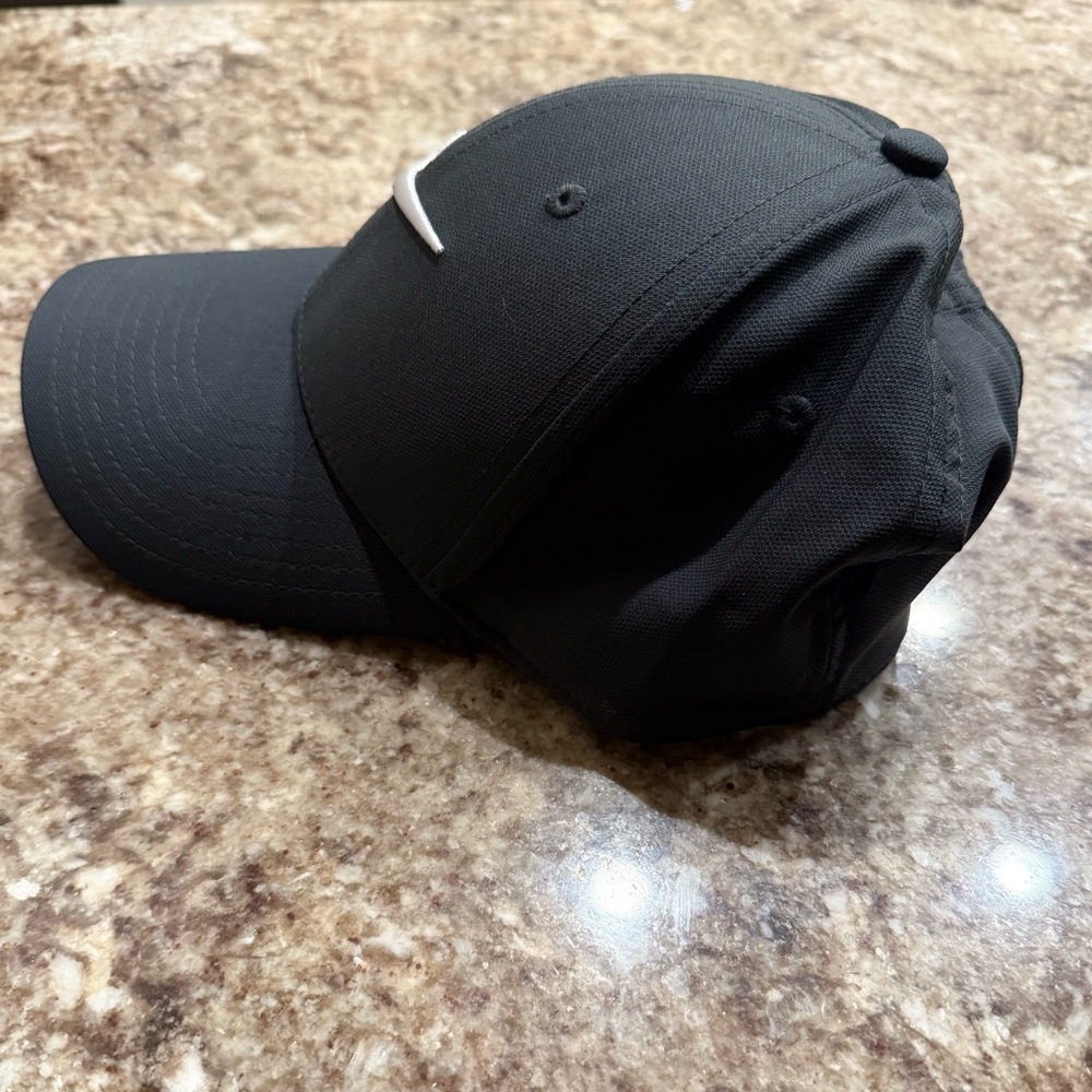 Nike Dri-FIT Club Cap in Grey - Picture 3 of 7